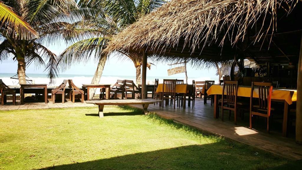The Den Guest House Hikkaduwa Exterior photo